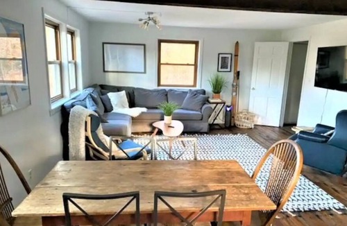 Stowe Hollow House | Fantastic Stowe 4 Bed Home 1 mile from Downtown!!