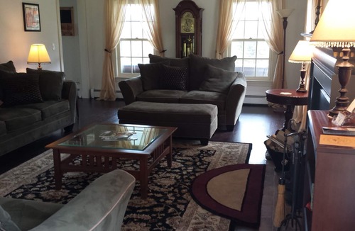 Hillsdale House | Farm House Getaway on beautiful horse farm!