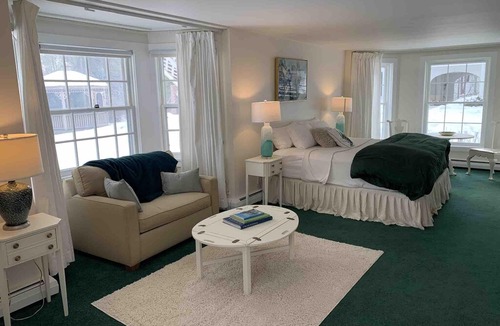 West Dover House | Farmhouse 2 and 3 - Farm Road Estate - 3mi to Mt Snow