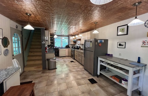 Richford House | Farmhouse, Gateway to Finger Lakes, Dog Friendly & EV charger