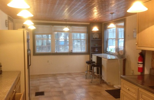 Richford House | Farmhouse, Gateway to Finger Lakes, Dog Friendly & EV charger