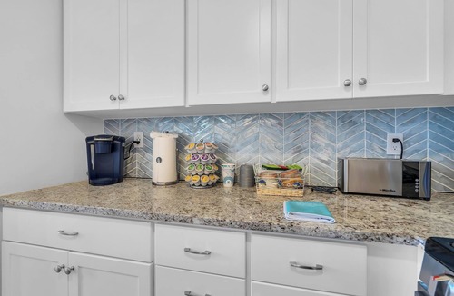 Seaside Heights House | Fast Wi-Fi | Coffee Bar | Linens & Towel | Parking - Holiday Home