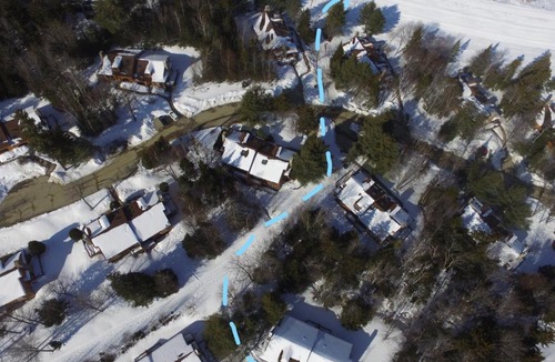 Carroll House | FC14 Slopeside Bretton Woods cottage with AC large patio and private yard Walk to slopes