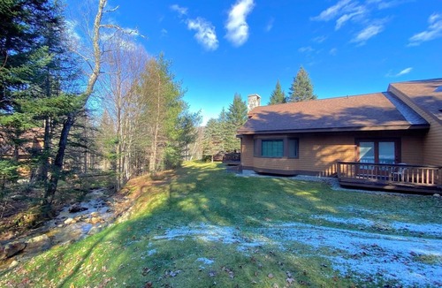Carroll Condo | FC44-1 minute walk from beginner ski trail, in the heart of Bretton Woods! Has A/C!
