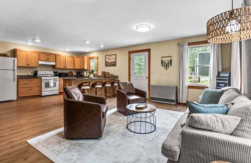 Blue Hill House | Fern Cottage - NEW Cottage in Blue Hill!