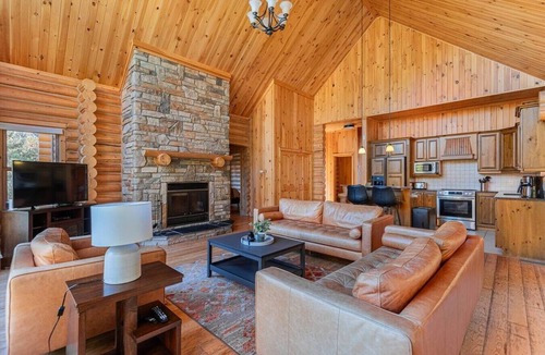Fiddler Lake Resort House | Fiddler Lake Resort - Rabbit 66