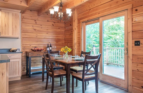 Jeffersonville Cabin | Field and Stream Dream Cabin near Smuggler's Notch