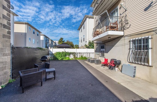 Ironbound District Apartment | ♥ Major international sporting event - 2BR Near MetLife - BBQ & Parking