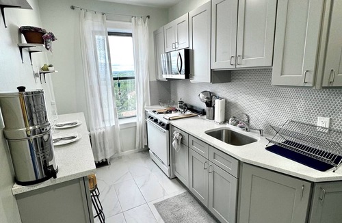 West Side Condo | FIFA World Cup 2026 · Sunny Prewar 1BR · King Bed · Park Views · 30min NYC