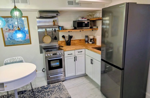Riverside Apartment | Major international sporting event - Gorgeous studio with AC in Cambridge. Walking lifestyle!