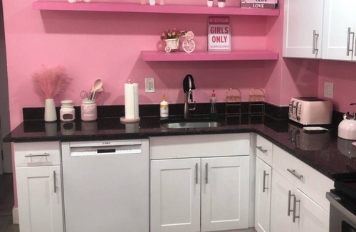 North Philadelphia West House | FIFA World Cup Philly Stay - Pink Mini Unit With Pool