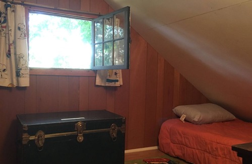 Town of Jerusalem Cottage | Finger Lakes Cabin with over 200' of Inviting Lakefront!