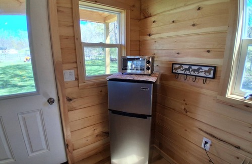 Port Crane Cabin | Fireside Cabin at Osborne Creek