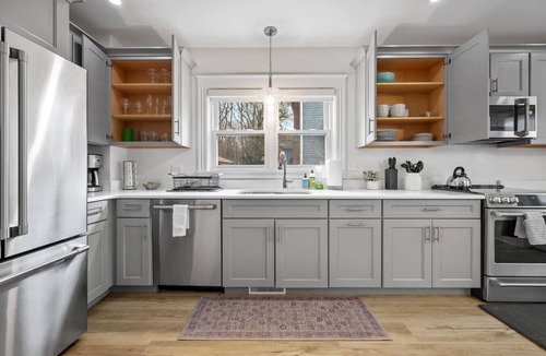 Worcester Apartment | First Floor Large Condo 2bed/2bath w/parking
