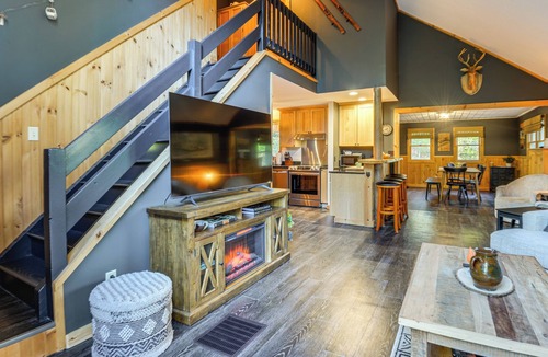 Wilmington House | Fishing Pond + Pool! Resort Retreat in Wilmington