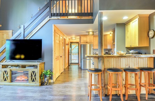 Wilmington House | Fishing Pond + Pool! Resort Retreat in Wilmington