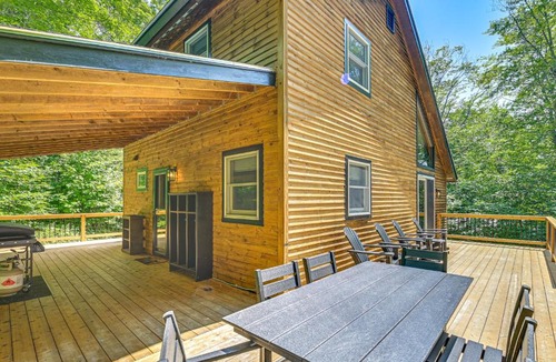 Wilmington House | Fishing Pond + Pool! Resort Retreat in Wilmington