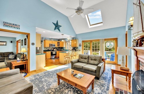 Orleans House | Five Bedrooms Plus a Fully Equipped Game Room! (2085)