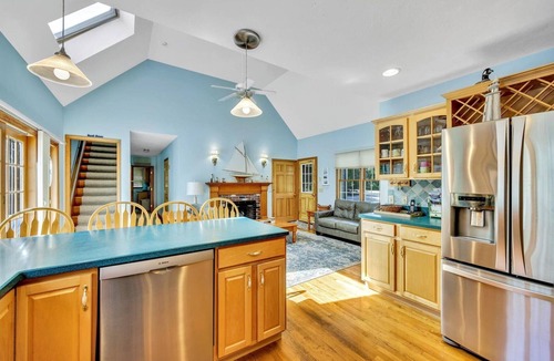 Orleans House | Five Bedrooms Plus a Fully Equipped Game Room! (2085)