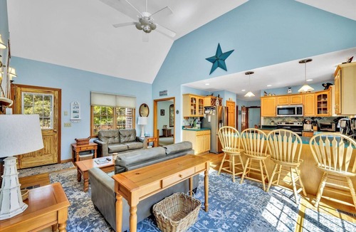 Orleans House | Five Bedrooms Plus a Fully Equipped Game Room! (2085)