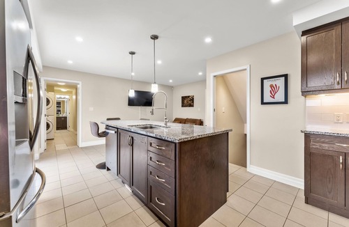 Kingston House | Five star equipped 4 bedroom plus pull out in bsmt, near lake, downtown/Queen's
