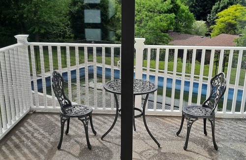 Kingston House | Five star equipped 4 bedroom plus pull out in bsmt, near lake, downtown/Queen's