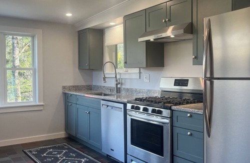 Arlington House | Fly fishing, tubing, biking and shopping are steps away!