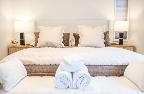 West Brattleboro House | Forest Green Retreat