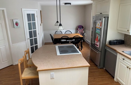 Frontenac Cottage | Four Season Retreat! Spacious 3-bedroom cottage on Desert Lake with WiFi, AC