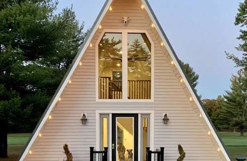 Center Ossipee House | Four Seasons of FUN! Shop, Hike, Golf, Ski, Ride, Relax and bring the Pups too!