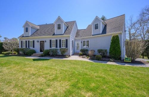 Bass River House | Four Shore: Walk to Parkers River Beach