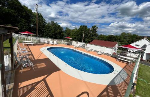 Manchester Center Hotel | Four Winds Country Motel