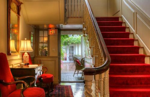 Yachting Village Bed & Breakfast | Francis Malbone House