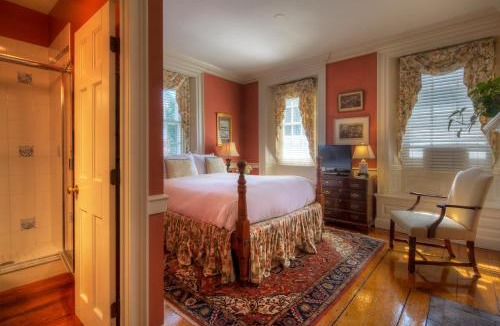Yachting Village Bed & Breakfast | Francis Malbone House