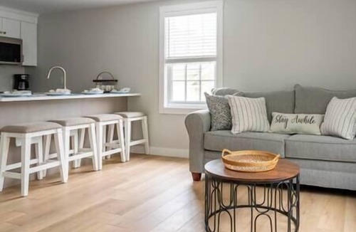 Newport House | Franklin Street Condos