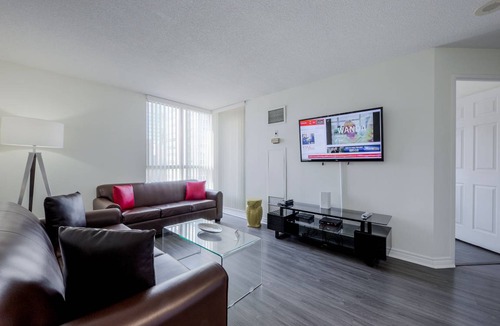 Bay Street Corridor Apartment | Free Parking Giant 2 Bedroom 2 Bathroom Bay St. Condo walk to Sick Kids Hospital