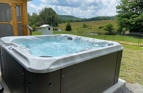 Fishs Eddy House | French Woods Farmhouse: Catskills | 12 Acres | Private Pond | Hot Tub | Firepit