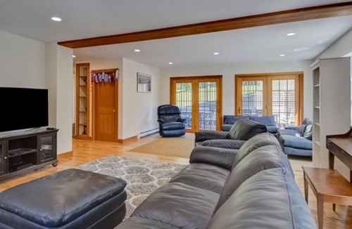 Chilmark House | Freshly renovated home with basketball court, grill, hammock, beach gear, & W/D