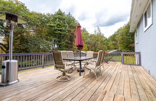 Sutton House | Fully Furnished 3br home on a quiet dirt road