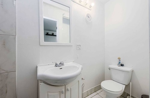 Village at York University House | Fully Furnished Bright and Luxurious Bedroom in North York-10