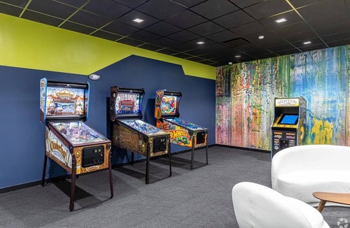 Downtown Hartford Apartment | Fully Furnished Modern Private Studio in Hartford with AC/GYM Free Parking!