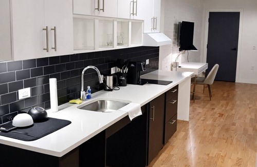 Downtown Hartford Apartment | Fully Furnished Private Apartment, Elevator, Wi-Fi A/C