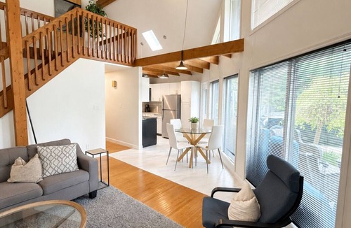 Southampton House | Fully Stocked Southampton Cottage Close to the Beach