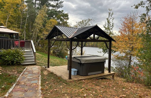 Oxford House | Fun Lakefront Home with gorgeous views; swim, fish, boat, kayak, Hot Tub, Casino
