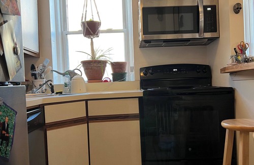 St. Elizabeth's Condo | Furnished 1BR Near BU, BC & Green Line
