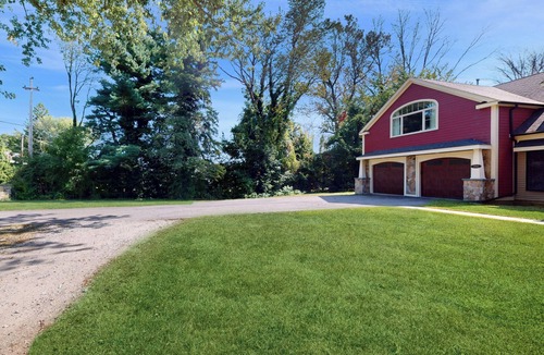 Foxboro House | Game Day Hub < 1 Mi to Stadium & Patriot Place!
