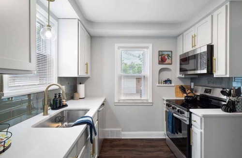 Cleveland Heights House | Game Room - Bar - Sleeps 9 - Near Cleveland