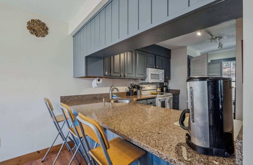 West Hartford Condo | Game Room Condo, Sugar Hill, Pet-Friendly