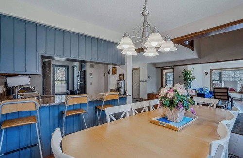 West Hartford Condo | Game Room Condo, Sugar Hill, Pet-Friendly