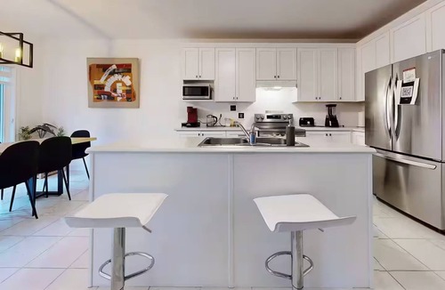 Collingwood House | Game Room Getaway + Cozy Retreat Near Blue Mtn Ski Resort, Golf & Spa FREE Park